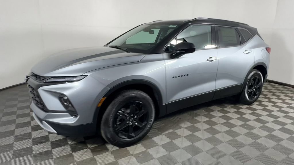 New 2026 Chevrolet Blazer LT w/ Convenience Package AWD/4WD image 4