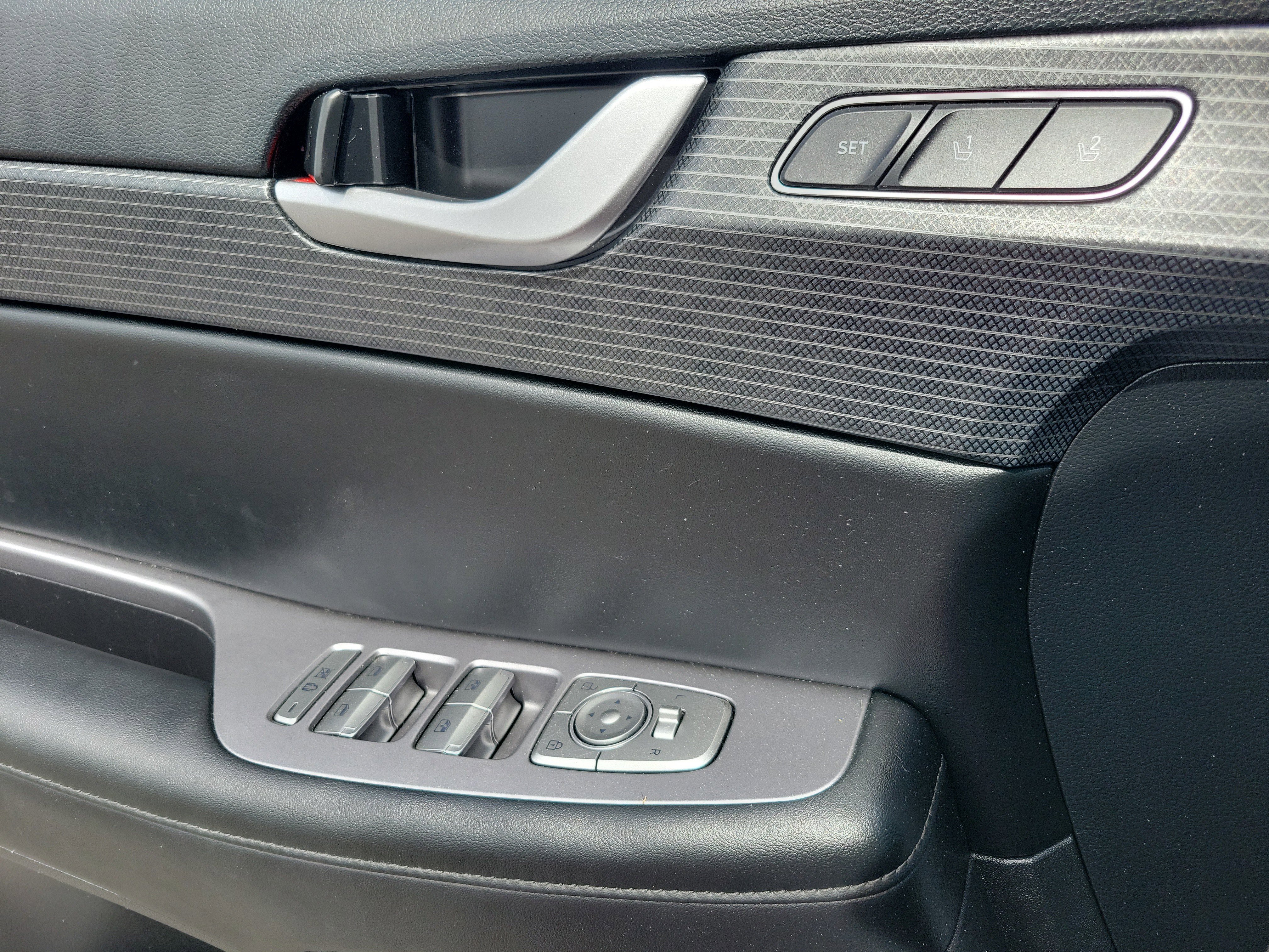 Used 2024 Hyundai Palisade Limited FWD image 6
