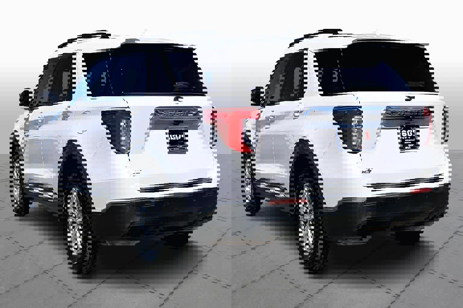 Used 2023 Ford Explorer XLT image 12