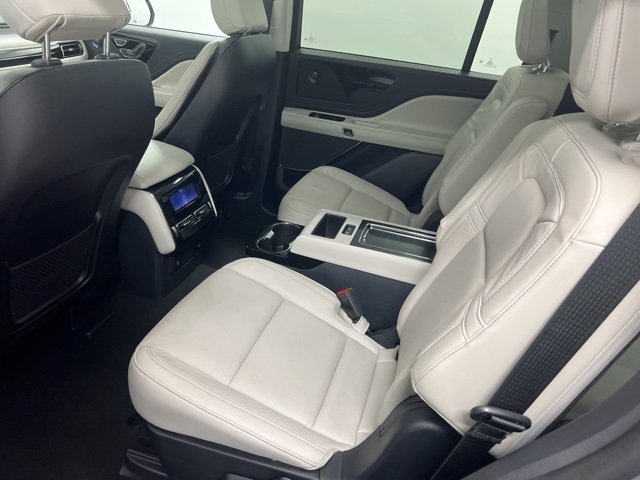 Certified 2025 Lincoln Aviator Reserve w/ Illumination Package image 12