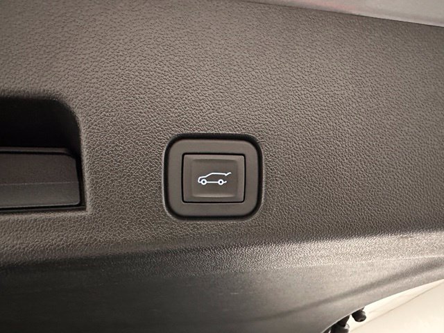 Used 2026 Chevrolet Traverse LT FWD image 22