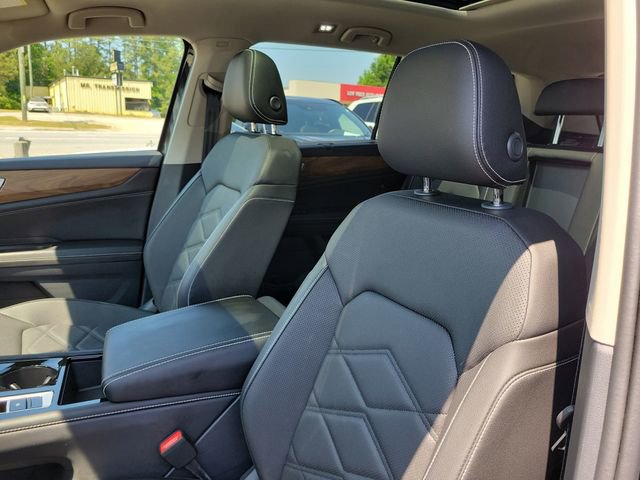 Certified 2025 Volkswagen Atlas SE w/ Panoramic Sunroof Package FWD image 17