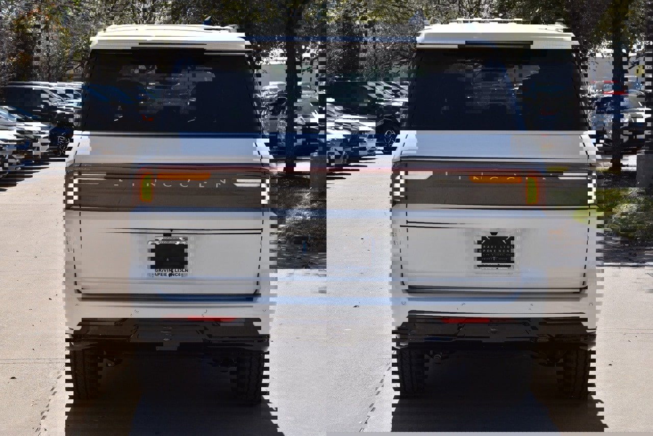 New 2025 Lincoln Navigator L Reserve w/ Jet Appearance Package image 15