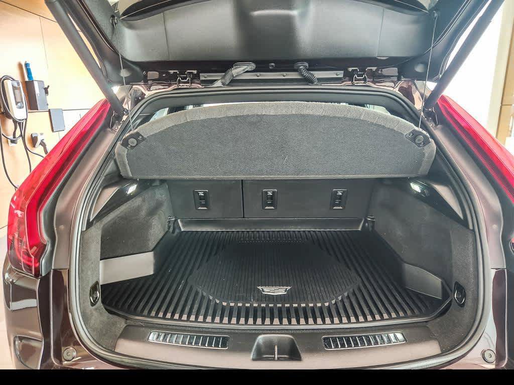 Used 2021 Cadillac XT4 Premium Luxury AWD/4WD image 23