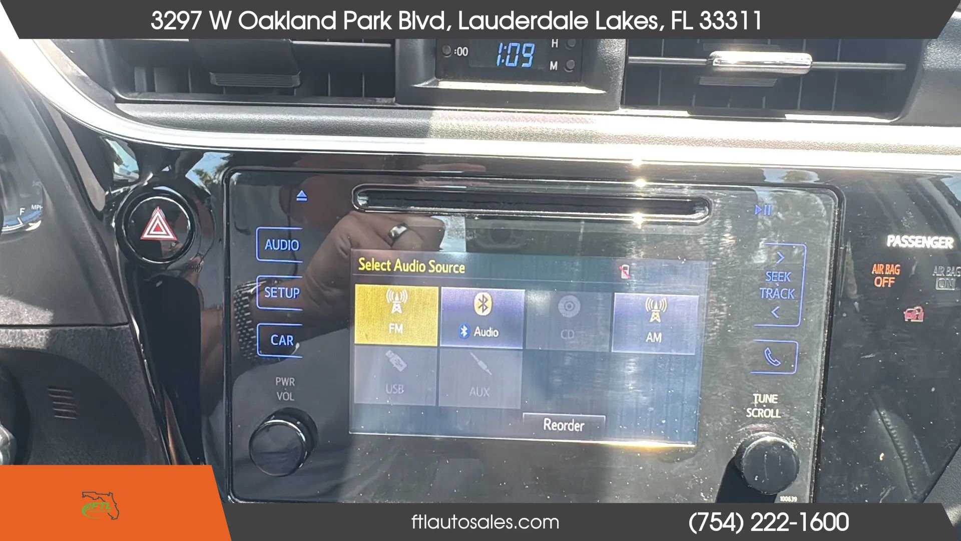 Used 2017 Toyota Corolla SE FWD image 48