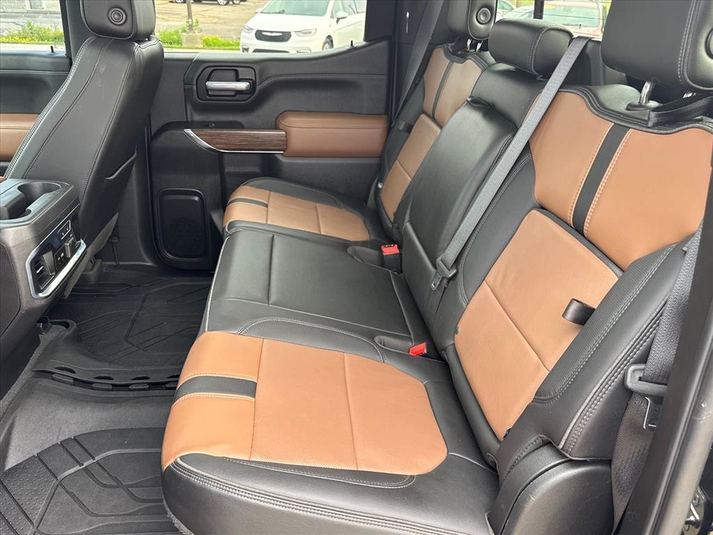 Used 2021 Chevrolet Silverado 1500 High Country w/ Technology Package AWD/4WD image 11