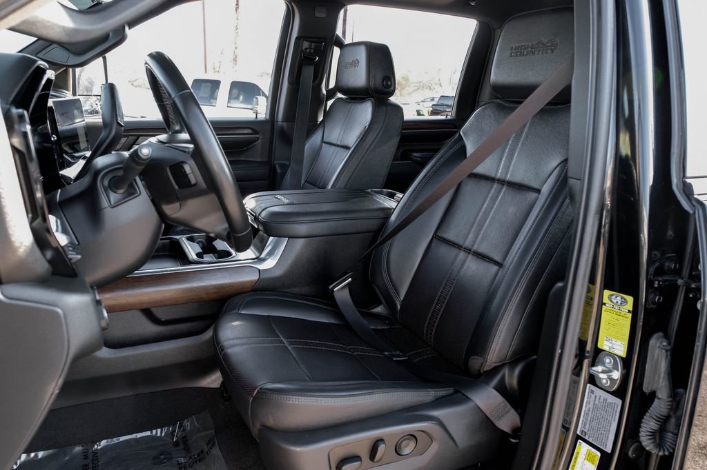 Used 2024 Chevrolet Silverado 3500 High Country w/ High Country Premium Package image 32