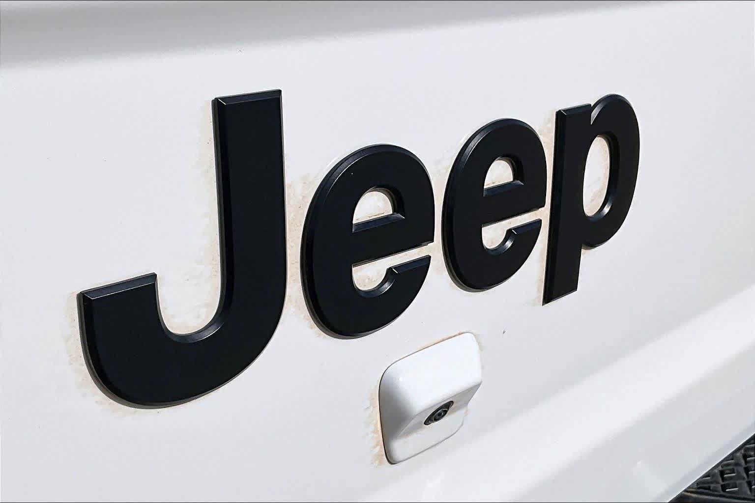 Used 2022 Jeep Gladiator Sport AWD/4WD image 28