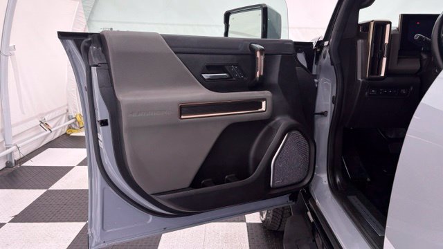 Used 2024 GMC Hummer EV 3X AWD/4WD image 15