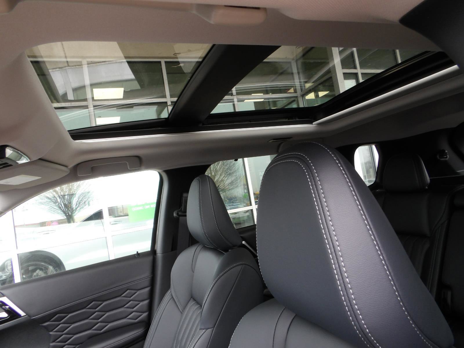 New 2026 Mitsubishi Outlander SEL AWD/4WD image 17