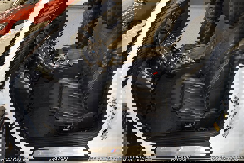 Used 2022 BMW 840i Convertible w/ Driving Assistance Package image 15