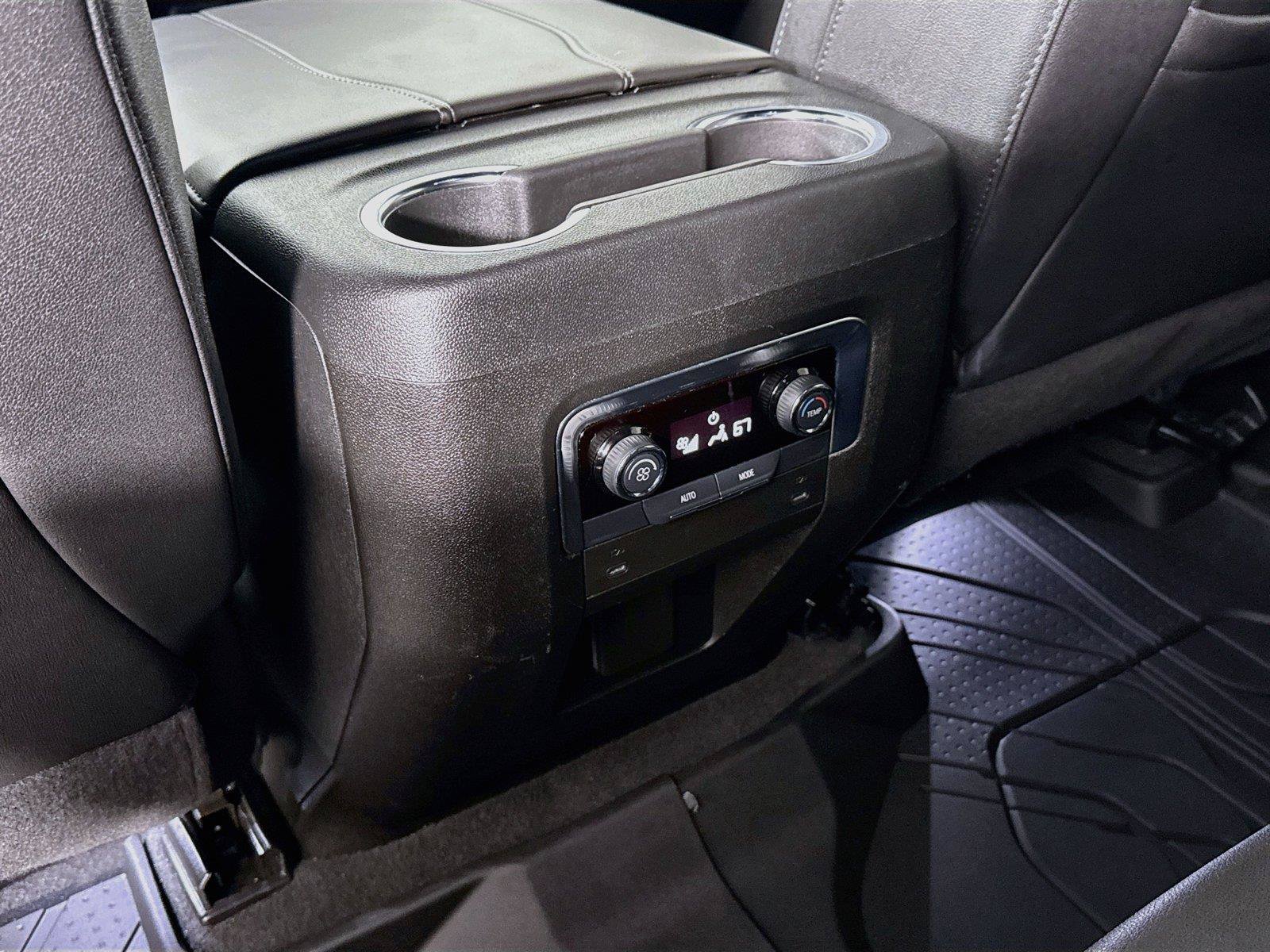 Used 2025 Chevrolet Suburban LT AWD/4WD image 35