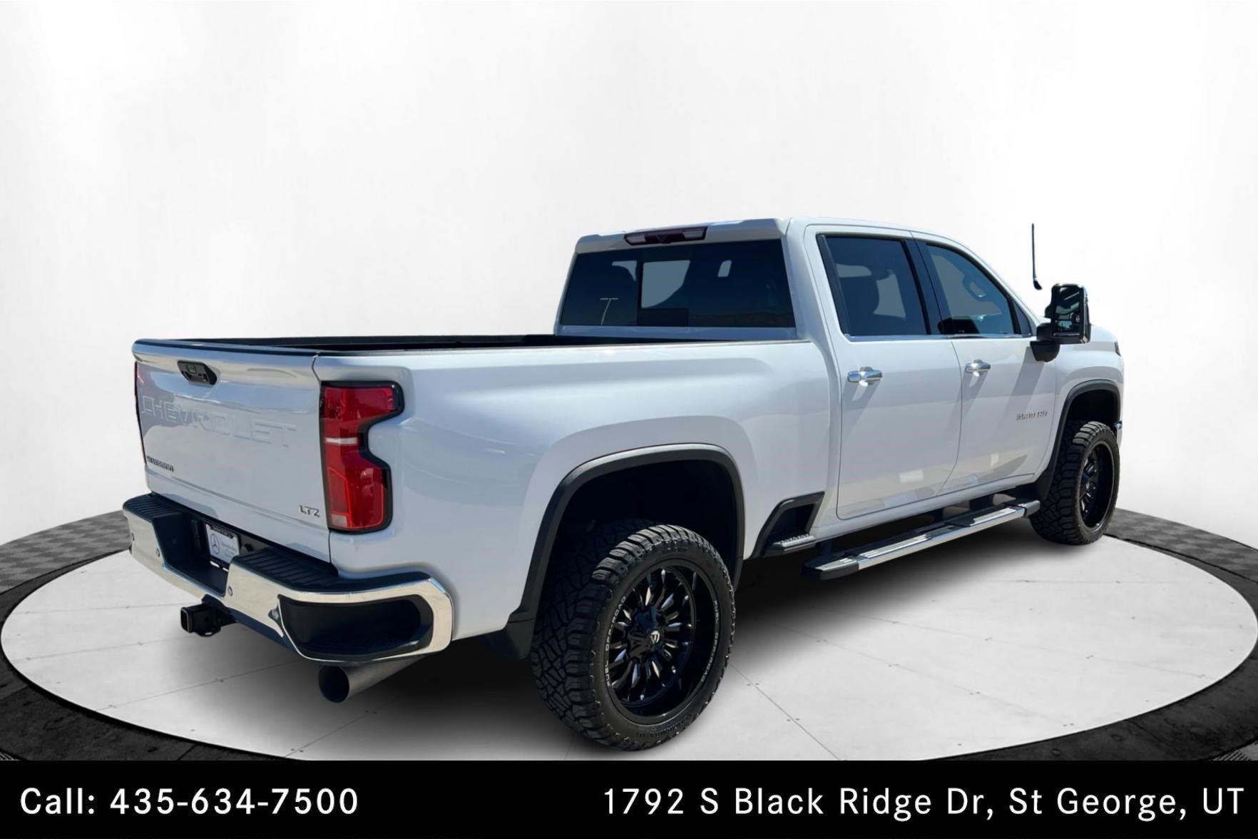 Used 2024 Chevrolet Silverado 3500 LTZ w/ LTZ Convenience Package image 5