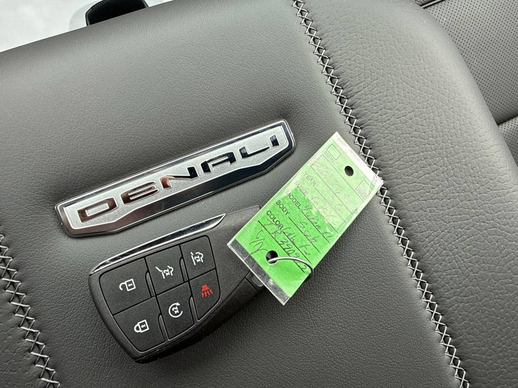 Used 2026 GMC Yukon XL Denali w/ Advanced Technology Package AWD/4WD image 42