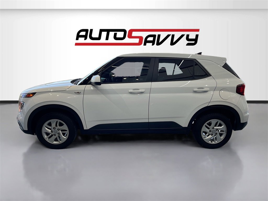Used 2021 Hyundai Venue SE image 4