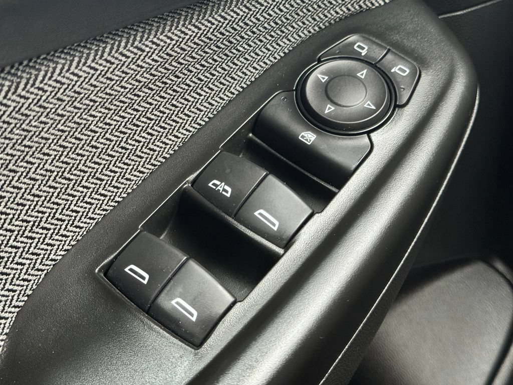 Used 2025 Chevrolet TrailBlazer LS AWD/4WD image 31