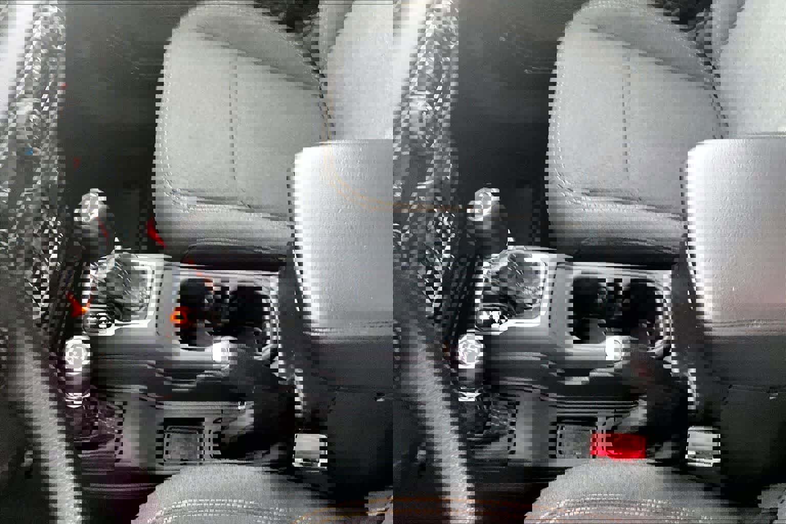 Used 2024 Jeep Gladiator Sport image 17