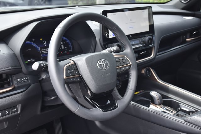 Used 2026 Toyota Grand Highlander AWD Hybrid image 21