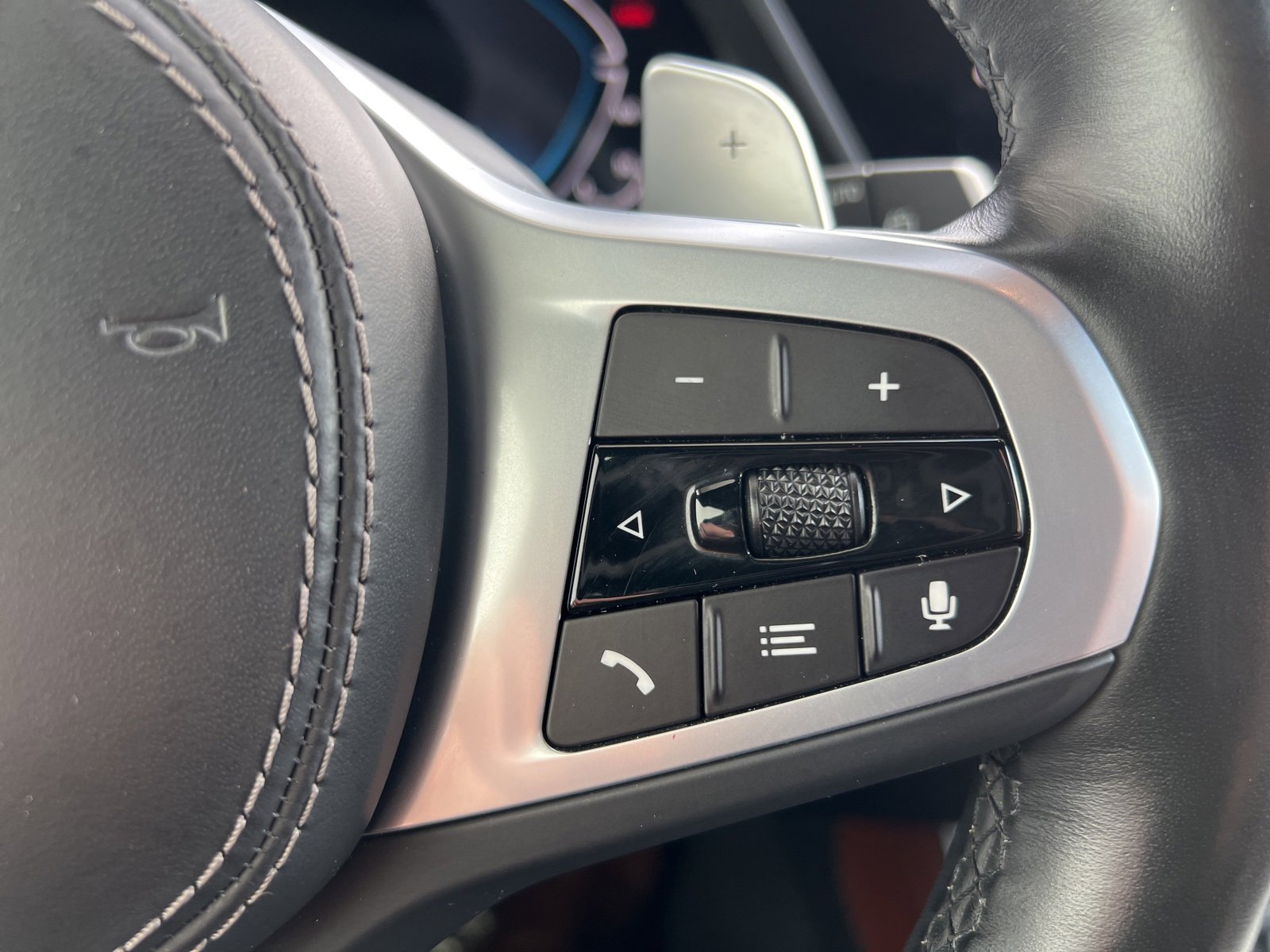 Used 2022 BMW X5 xDrive45e w/ M Sport Package image 12