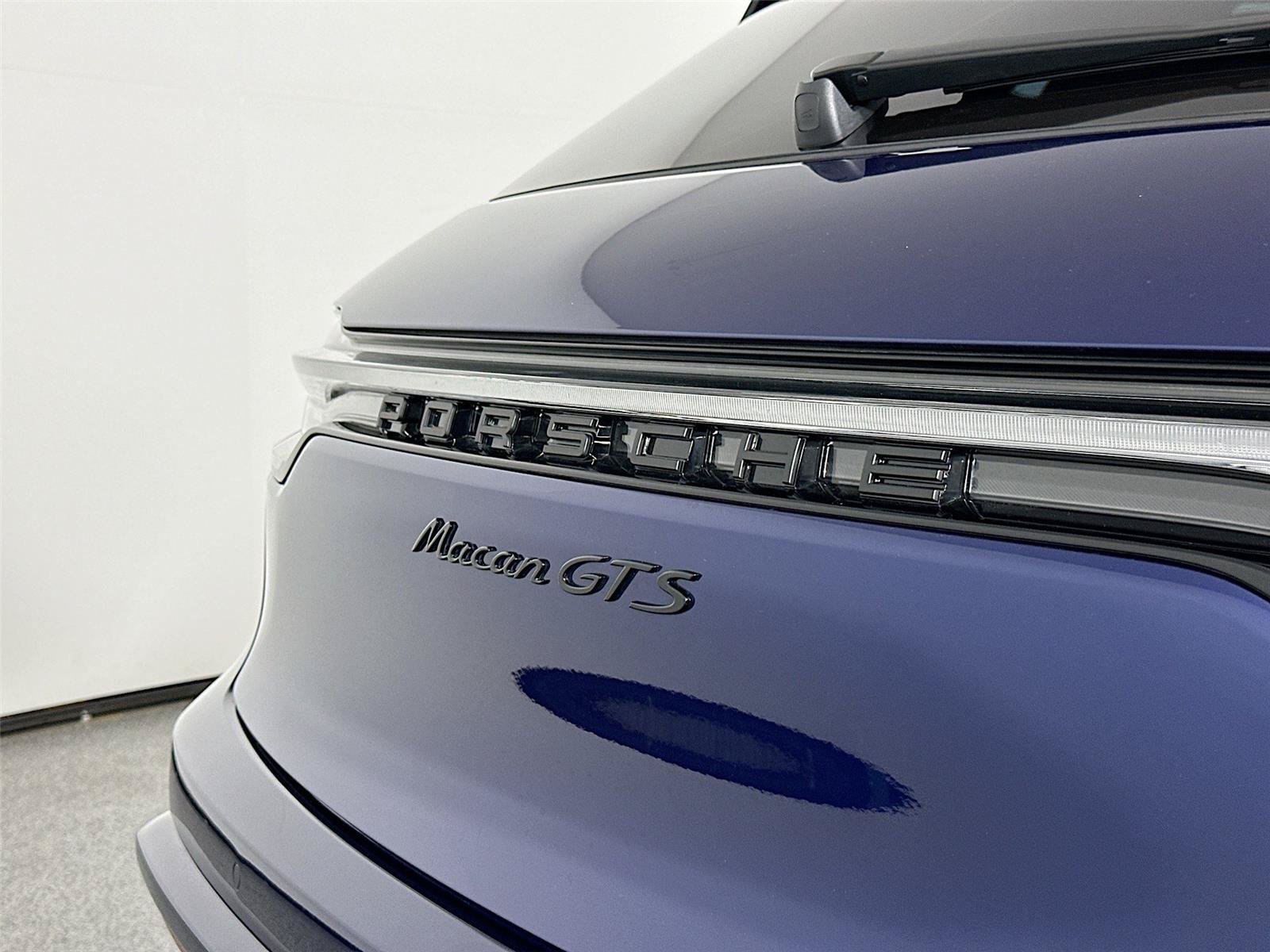 Certified 2025 Porsche Macan GTS AWD/4WD image 17