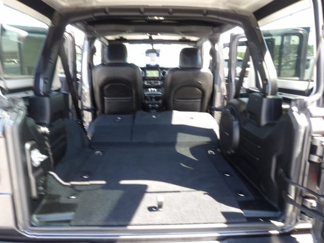 Used 2022 Jeep Wrangler Unlimited Sahara AWD/4WD image 27