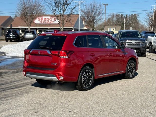 Used 2018 Mitsubishi Outlander 4WD Plug-In Hybrid image 5