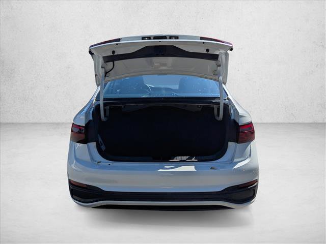 Used 2023 Volkswagen Jetta SE w/ Panoramic Sunroof Package image 7