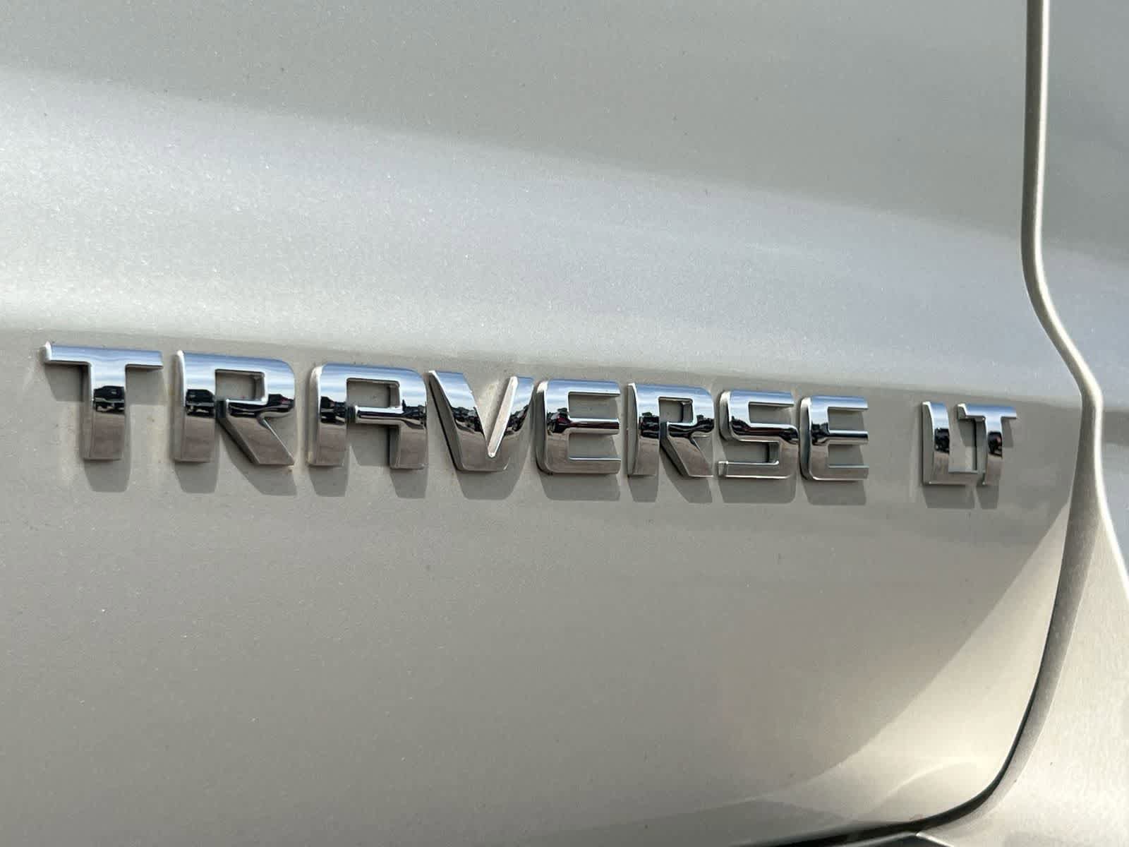 Used 2016 Chevrolet Traverse LT w/ Style and Technology Package FWD image 13