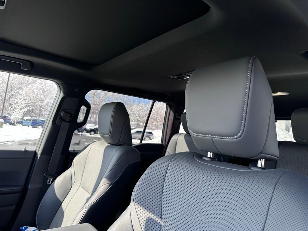 Used 2025 Lexus GX 550 image 15
