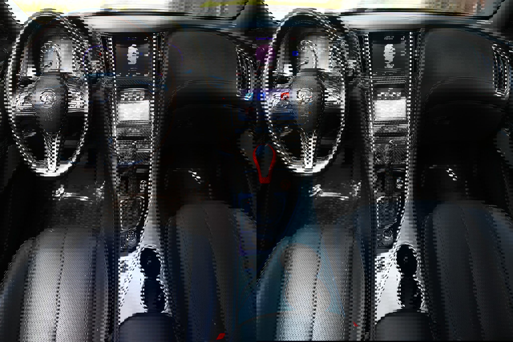 Used 2018 INFINITI Q60 3.0t Luxe w/ Cargo Package image 2