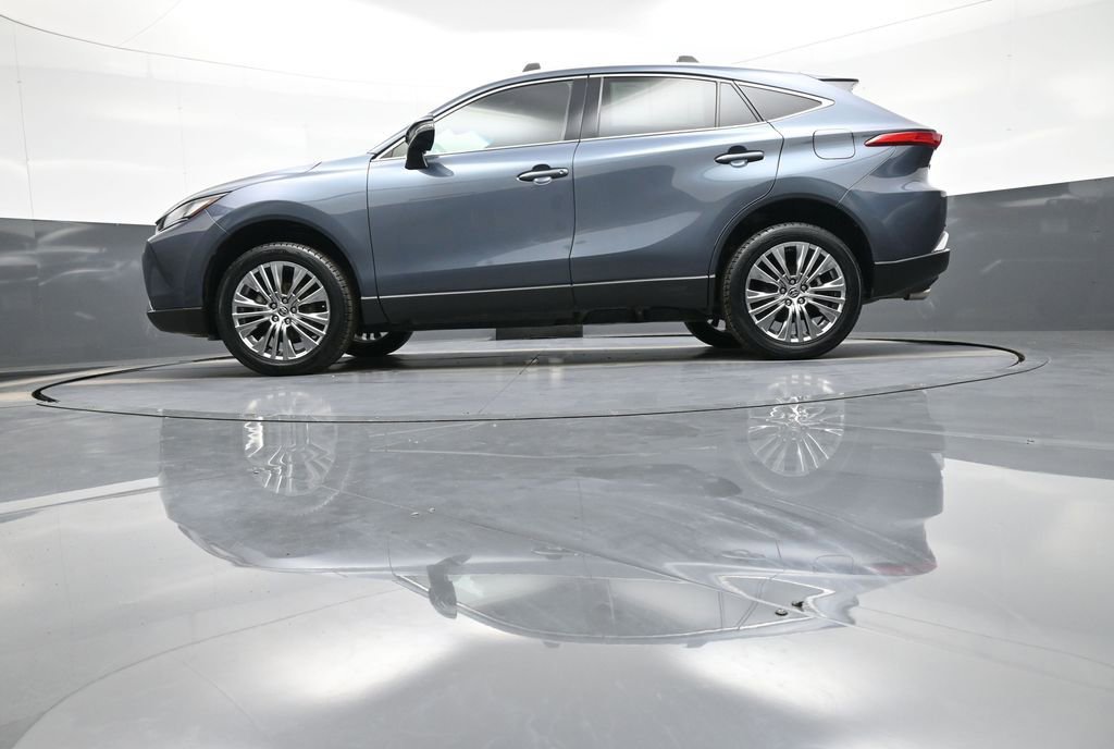 Certified 2023 Toyota Venza XLE AWD/4WD image 33
