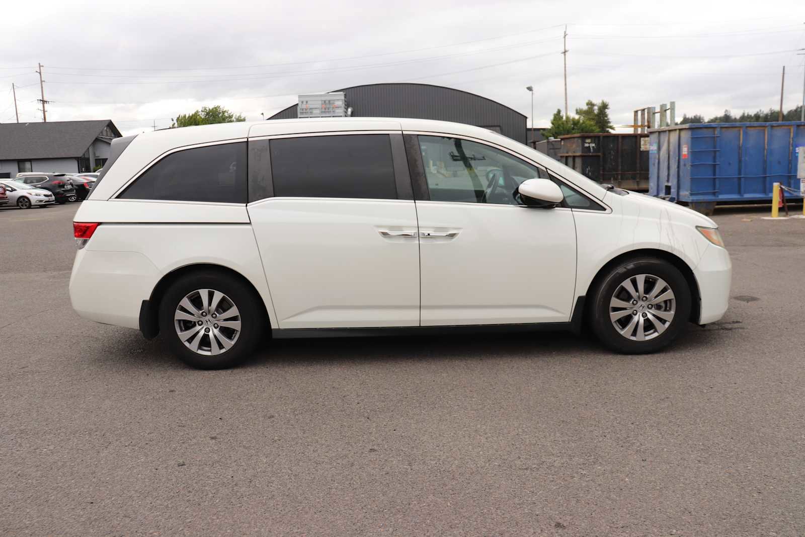 Used 2016 Honda Odyssey SE image 4