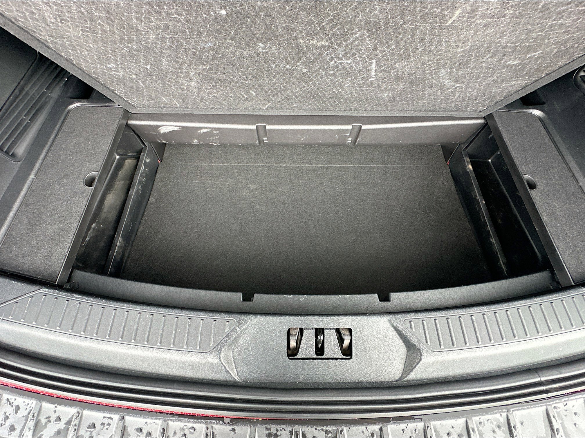 Certified 2022 Ford Explorer XLT w/ Equipment Group 202A image 33