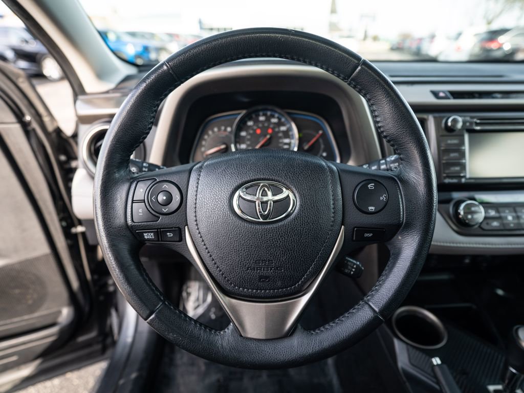 Used 2014 Toyota RAV4 Limited w/ Technology Package AWD/4WD image 18