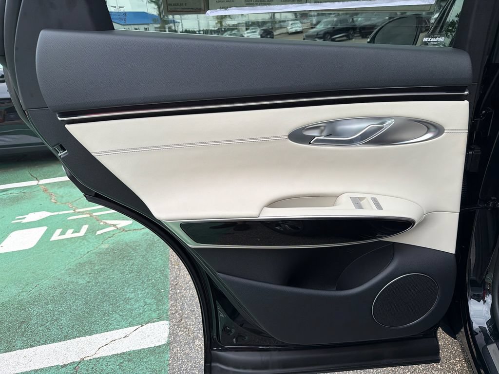 New 2027 Genesis GV70 2.5T AWD/4WD image 22