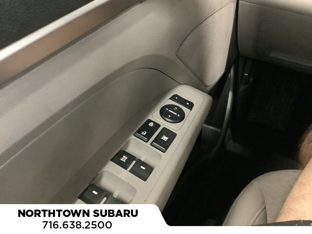 Used 2019 Hyundai Elantra SE FWD image 25