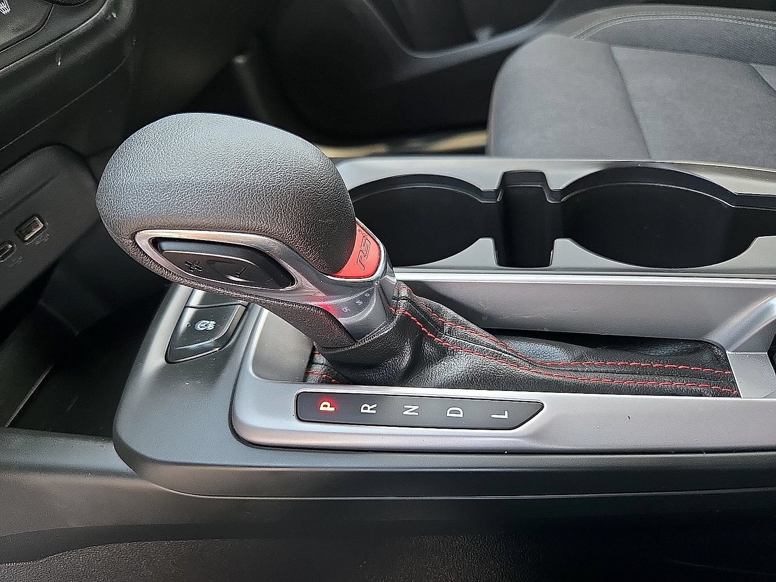 Used 2025 Chevrolet Trax RS FWD image 17