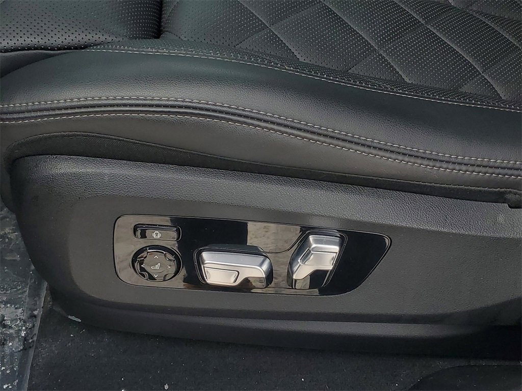 Used 2024 BMW X6 xDrive40i w/ Premium Package image 10