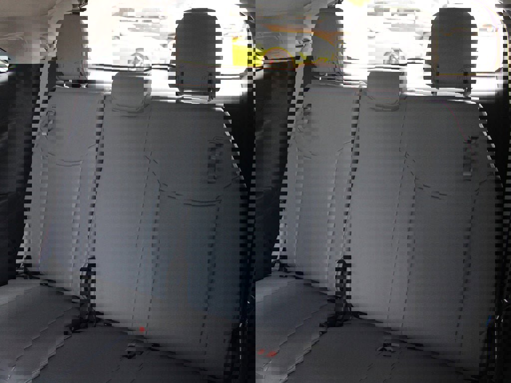 Used 2026 Toyota Sienna XLE image 10