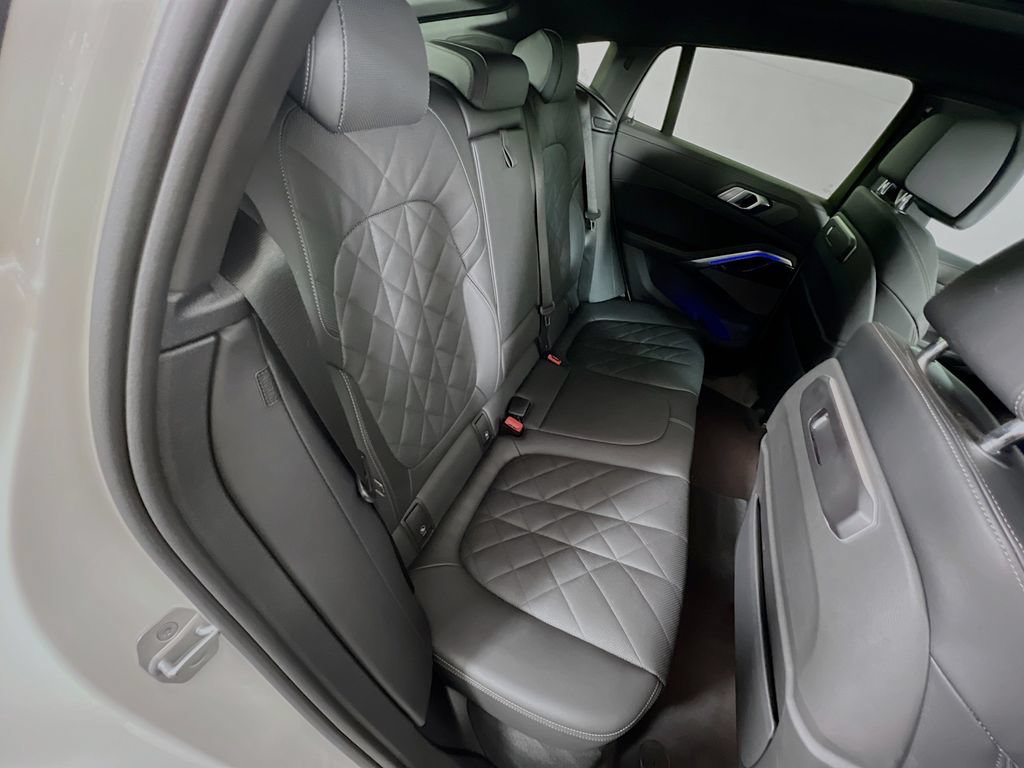 Used 2025 BMW X6 M60i AWD/4WD image 29