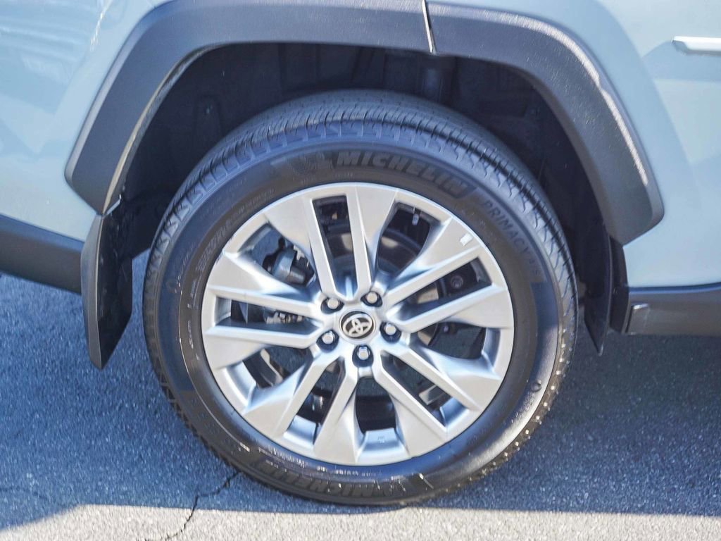 Used 2023 Toyota RAV4 XLE Premium FWD image 8