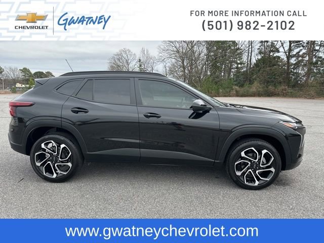 Used 2025 Chevrolet Trax RS w/ Driver Confidence Package image 4