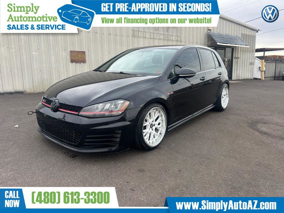 Used 2017 Volkswagen Golf 4-Door FWD image 1