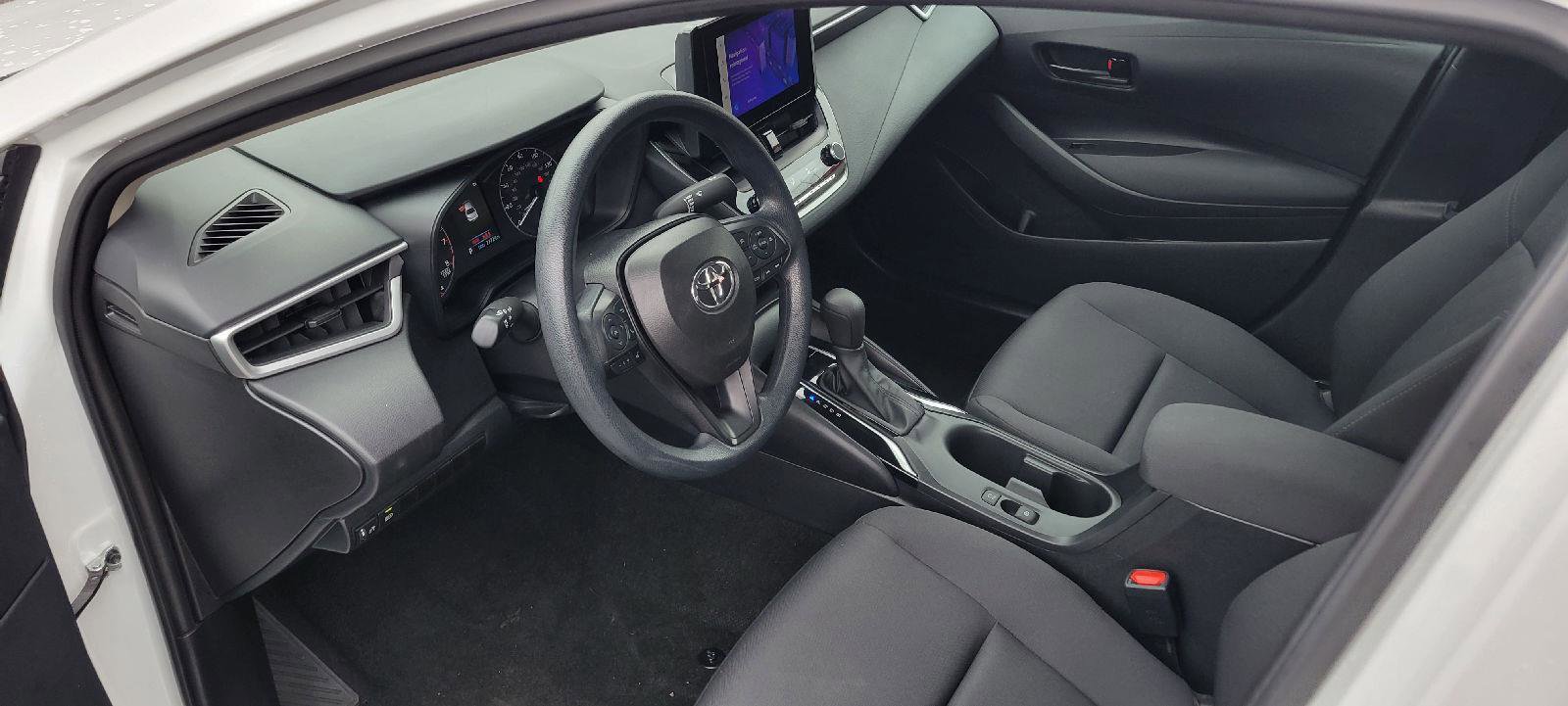 Used 2024 Toyota Corolla LE image 5