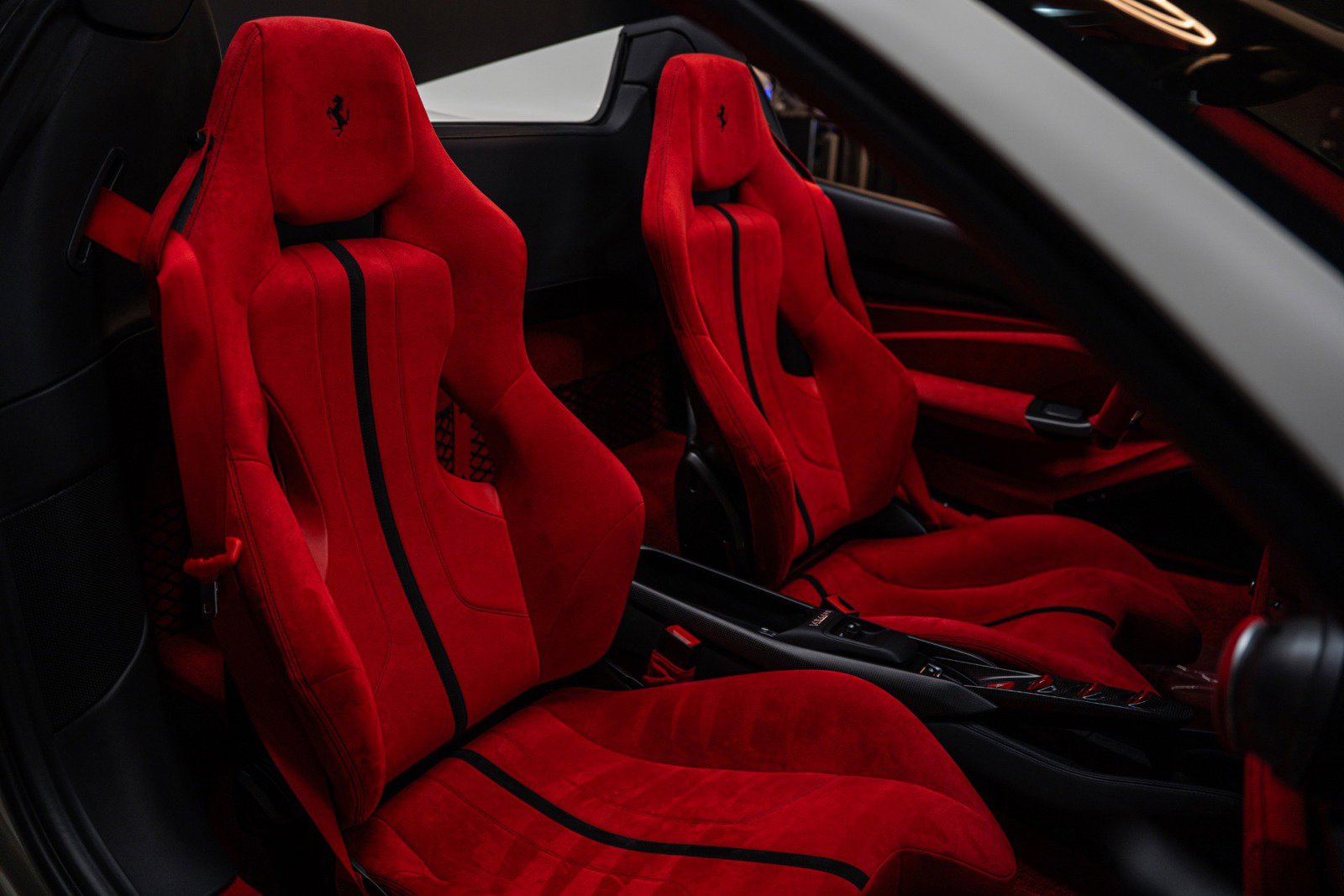 Used 2022 Ferrari F8 Tributo RWD image 11