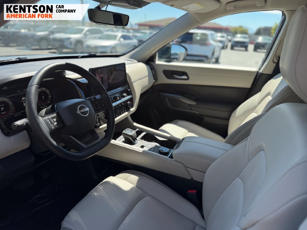 Used 2026 Nissan Pathfinder SL AWD/4WD image 31