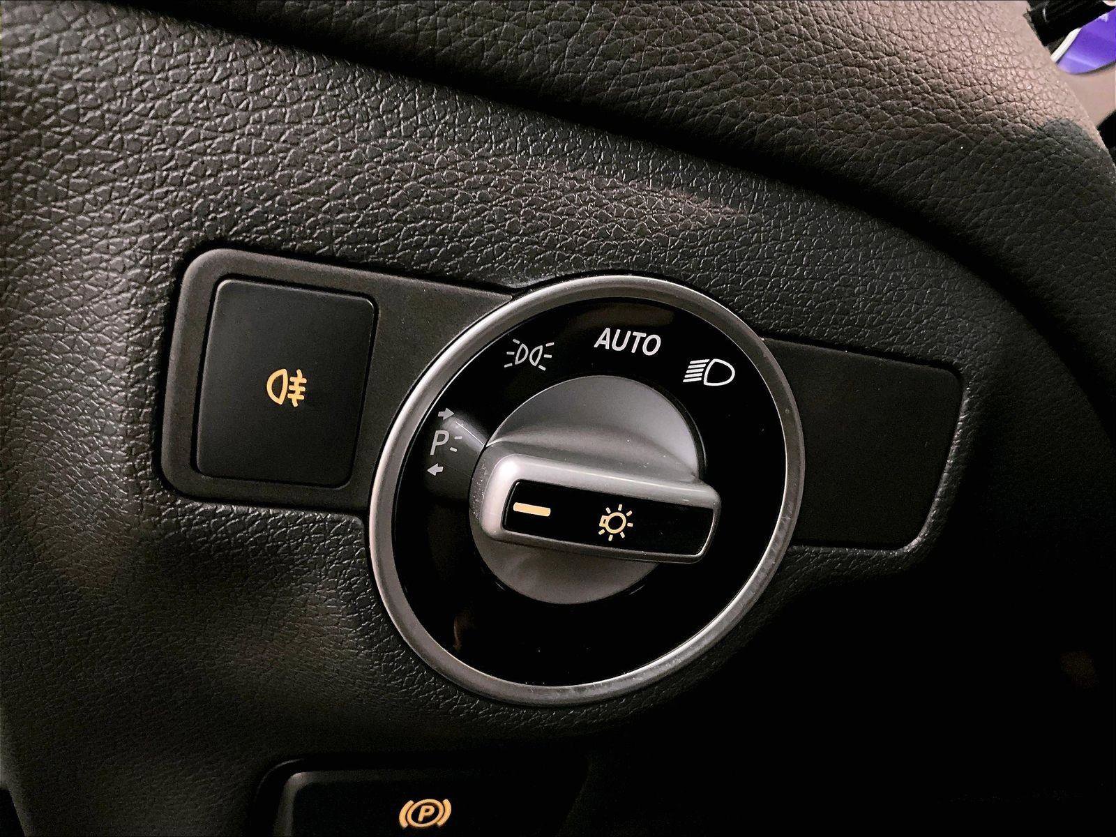 Used 2017 Mercedes-Benz CLA 250 4MATIC image 30