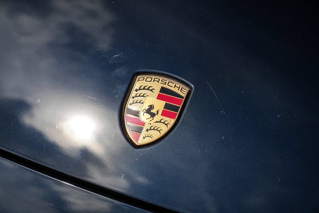 Certified 2023 Porsche Cayenne Platinum Edition AWD/4WD image 8