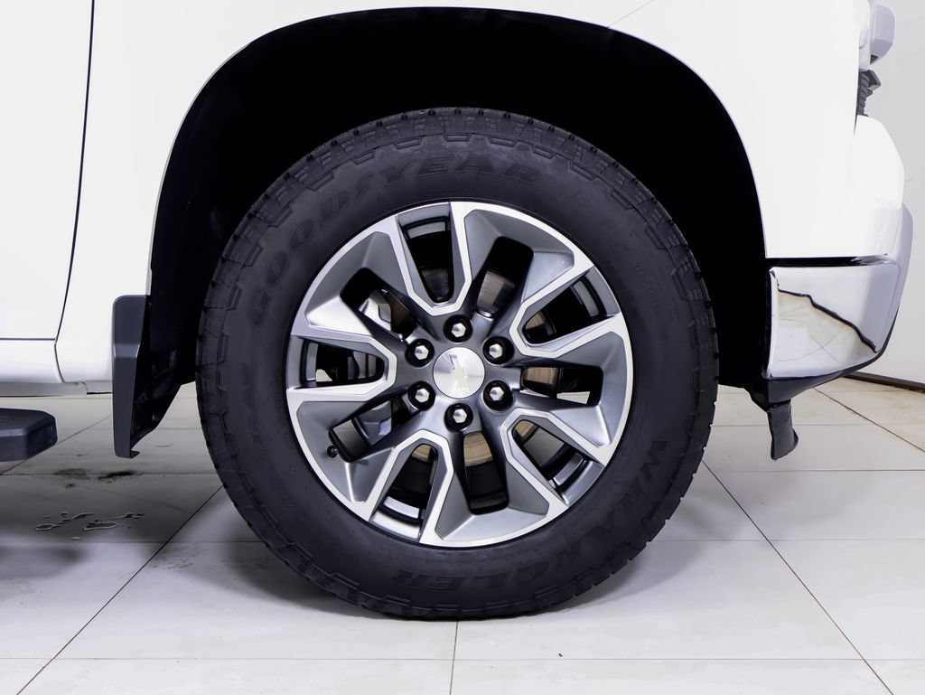 Used 2025 Chevrolet Silverado 1500 LT w/ Protection Package AWD/4WD image 19