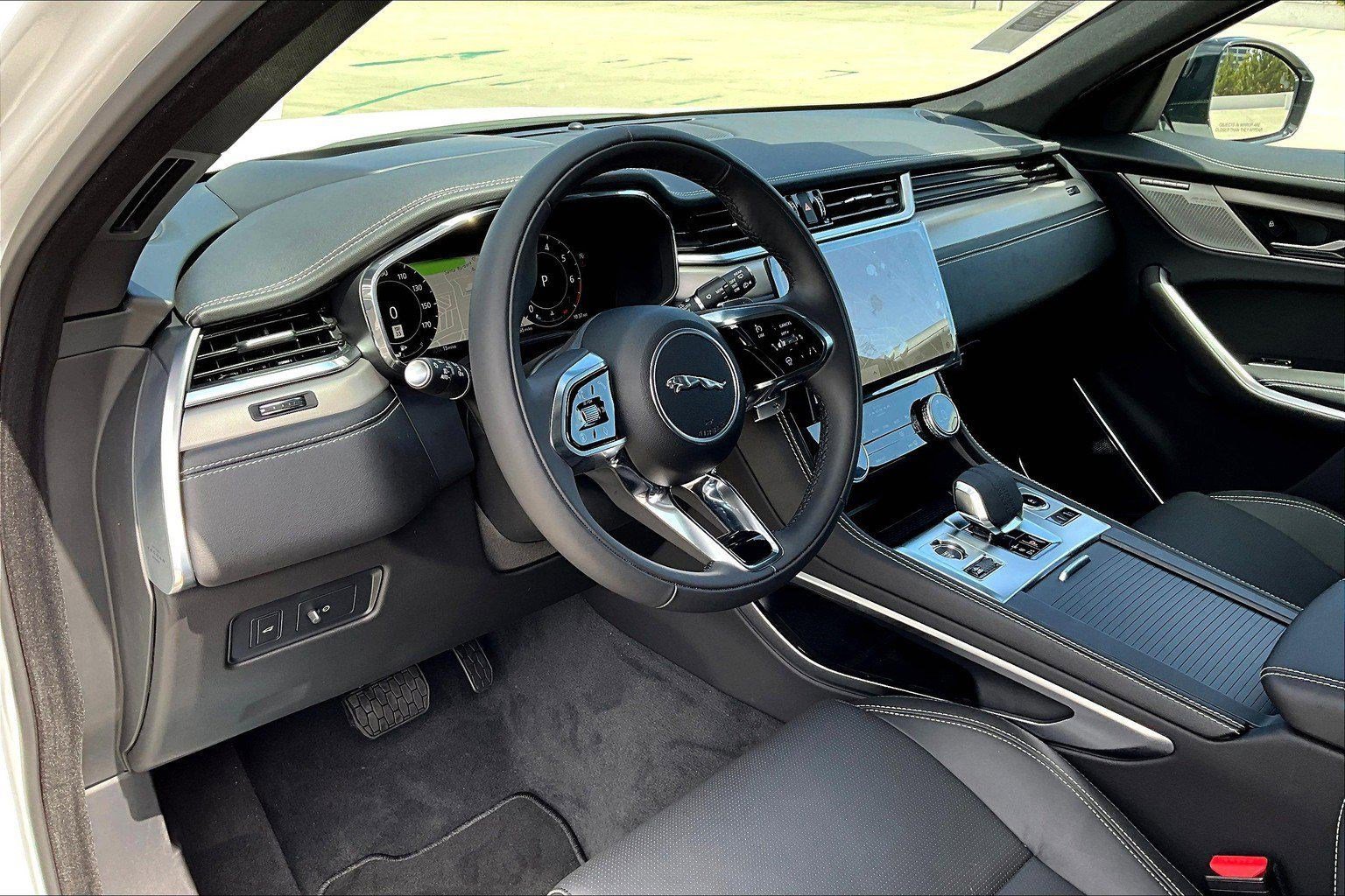 New 2026 Jaguar F-PACE R-Dynamic S image 4